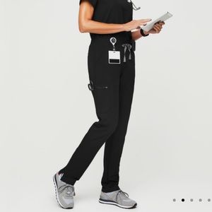 Yola Figs Scrub Pants - XS/Tall - Black